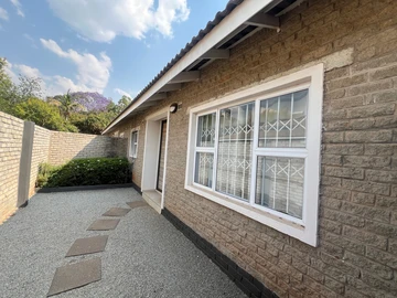 2 Bedroom Flat & Apartment
