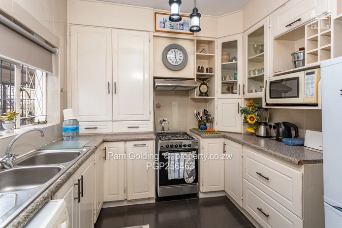 Charming Furnished Townhouse In Avondale