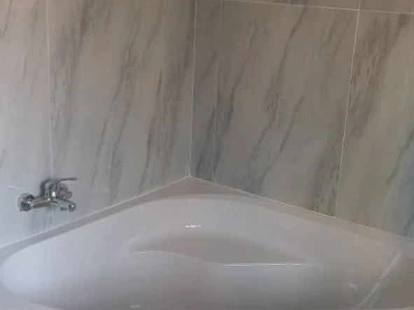 4 Bedroom Flat & Apartment