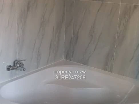 Mount Pleasant 4-Bed, 3-Bath Flat with Borehole