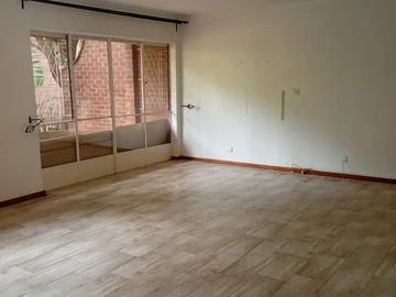 3 Bedroom Flat & Apartment