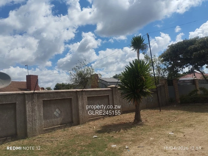 3-Bed Houghton Park Home — Walled Yard, Tank & Ensuite