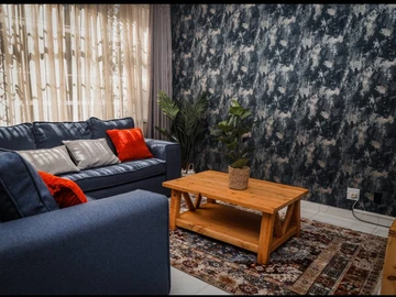 2 Bedroom Flat & Apartment