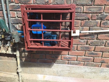 2 Bedroom Flat & Apartment