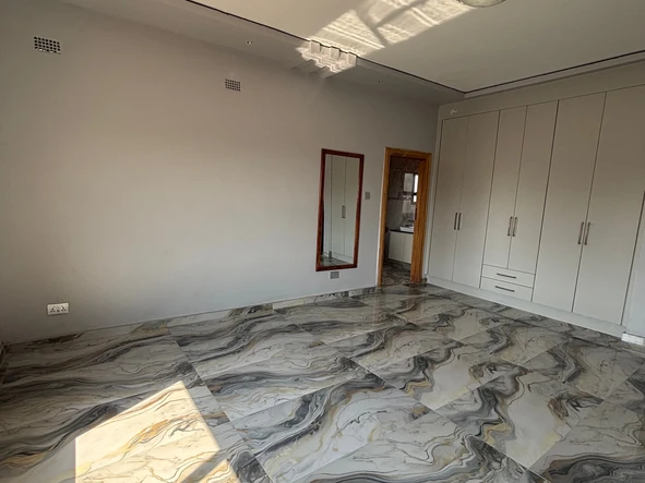 6 Bedroom House