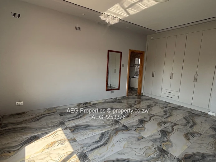 6 Bed House To Rent In Gletwyn 