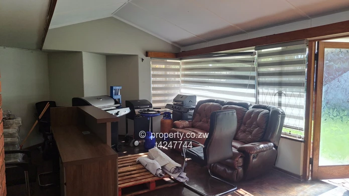 Hillside 3 bedroom house to rent as offices 