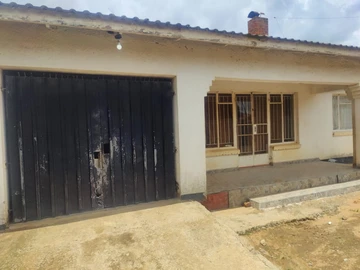 Zimre Park house for sale . 75k negotiable