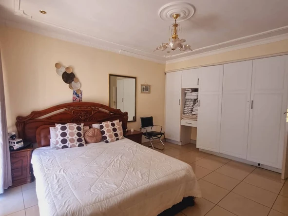 9 Bedroom House