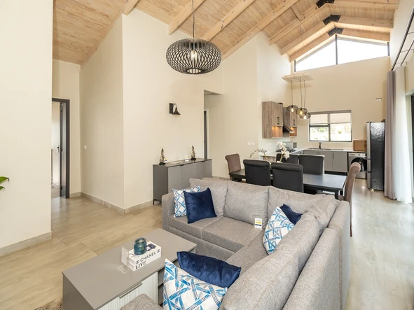 3 Bedroom Flat & Apartment