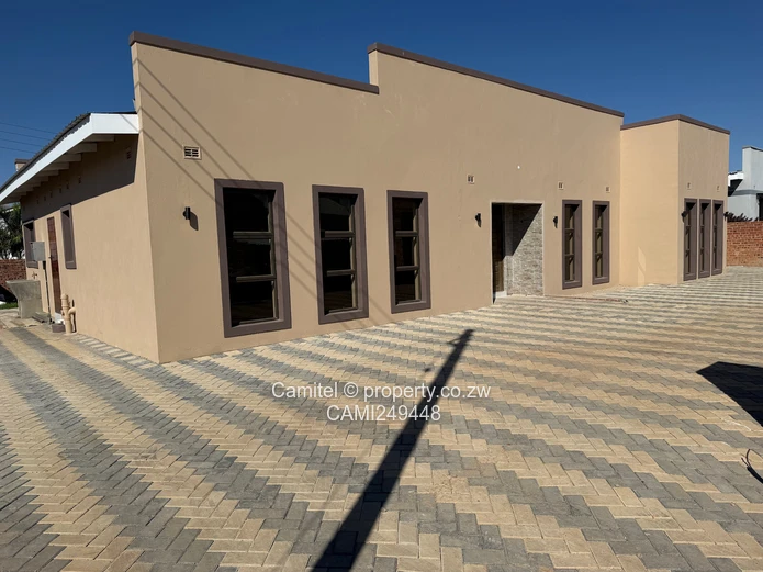 Arlington 4-Bed Townhouse Complex - Solar & 24hr Security