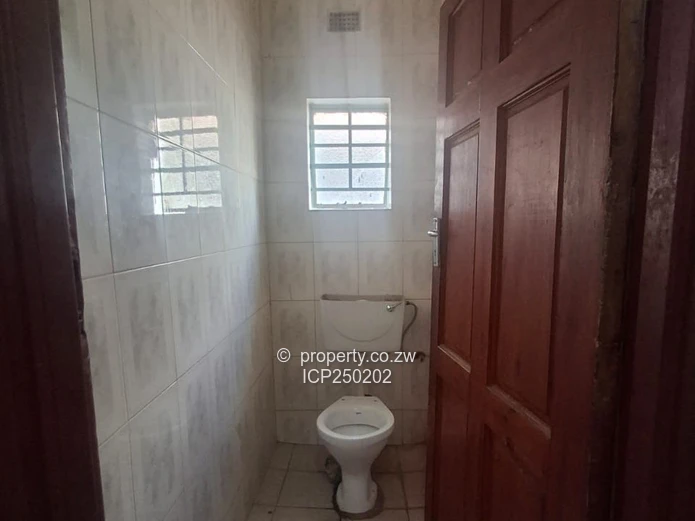 Knowe Norton 5-Bed Home on 2200m² 