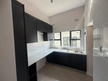3 Bedroom Flat & Apartment
