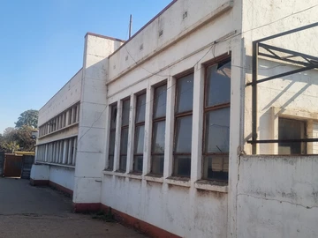 Southerton Warehouse With Major Road Frontage 