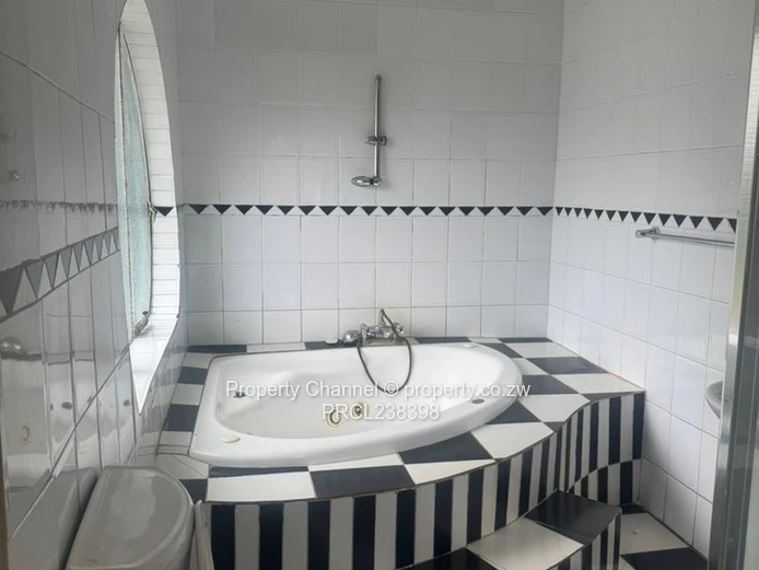 Spacious 4-Bedroom Home with Guest Wing