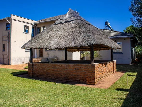 6 Bedroom House