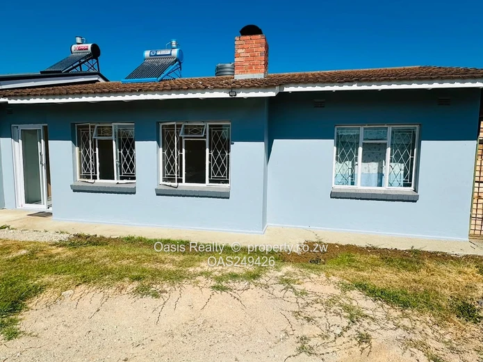Conveniently Located Semi-detached 3 Beds Home For Rent