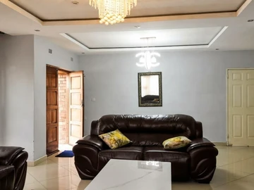 5 Bedroom House