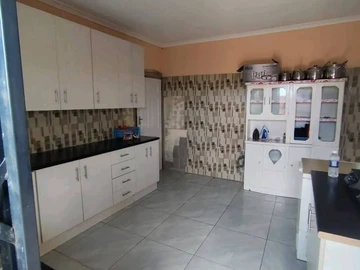 9 Bedroom House