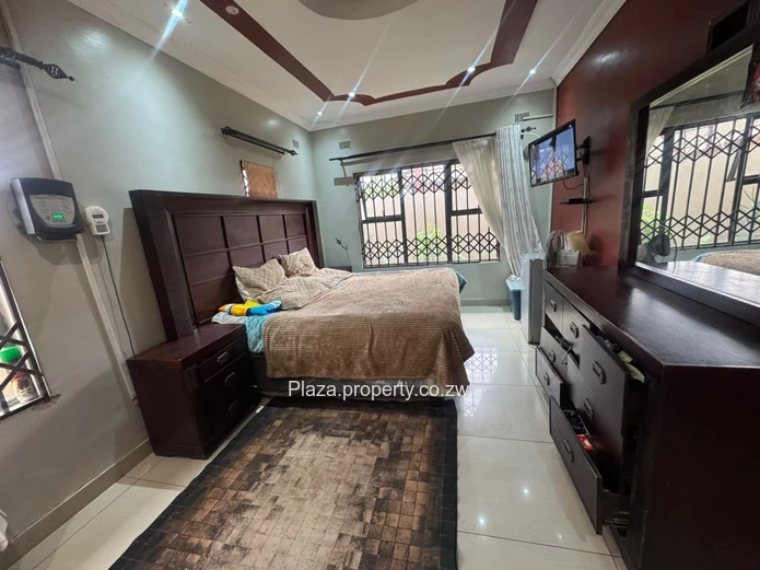 Modern 4- Bedroom Home for sale in Madokero