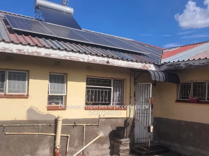 Spacious 4-Bed Home in Waterfalls- Mainway Meadows with Borehole