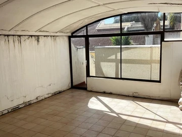 3 Bedroom Flat & Apartment