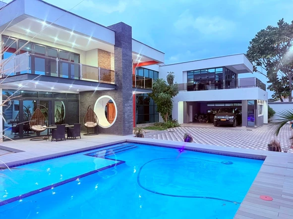 6 Bedroom House