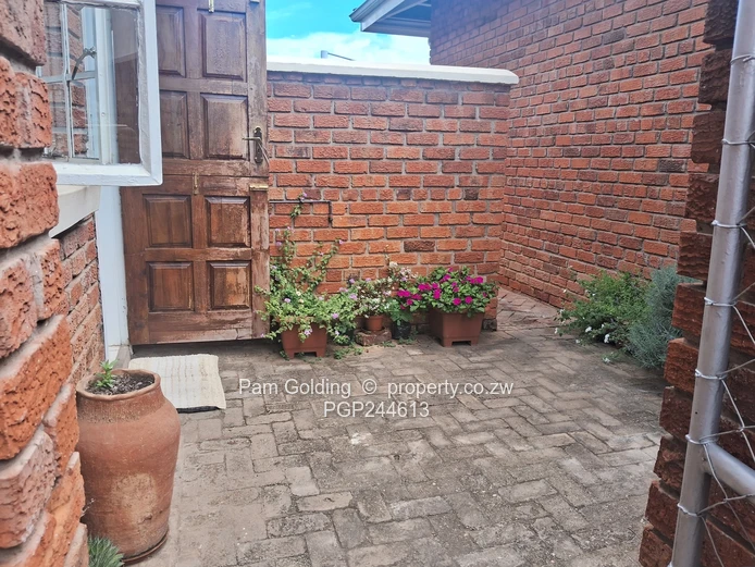 Charming 3 Bedroom Townhouse Newlands