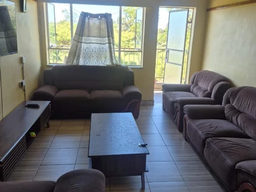 2 Bedroom Flat & Apartment