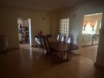 6 Bedroom House