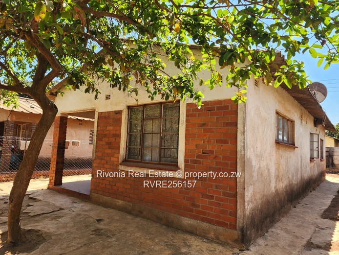 4-Bed Glen View 3 Home — Verandah, Good ZESA & Water