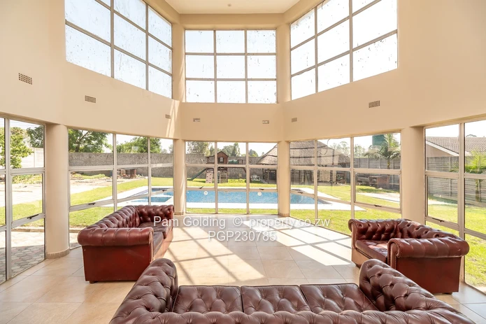 Luxury living home (Sole Mandate)