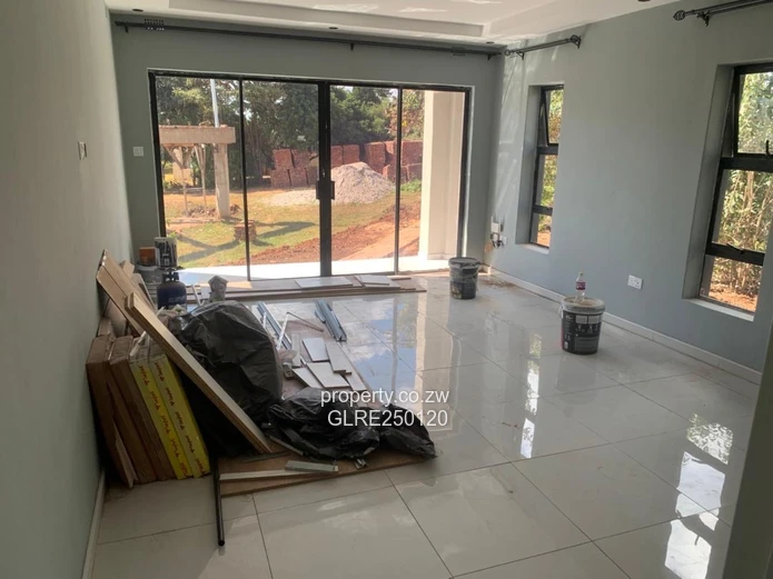 3BR/3BA Quinnington, Harare North — Glass Showers & Borehole
