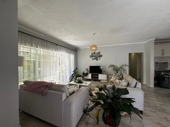 3 Bedroom Flat & Apartment