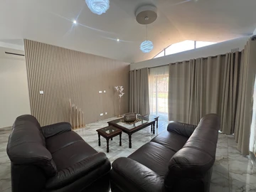 3 Bedroom Flat & Apartment