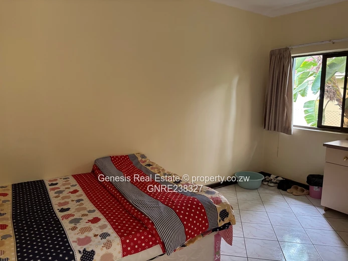 5 bedroom home on the fairway in the prestigious Brooke Golf Estate  (Sole Mandate)