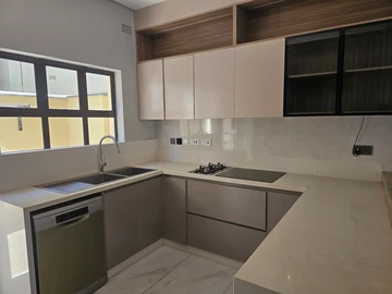 3 Bedroom Flat & Apartment