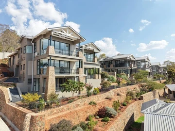 6 Bedroom Flat & Apartment