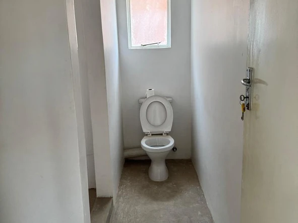 2 Bedroom Flat & Apartment