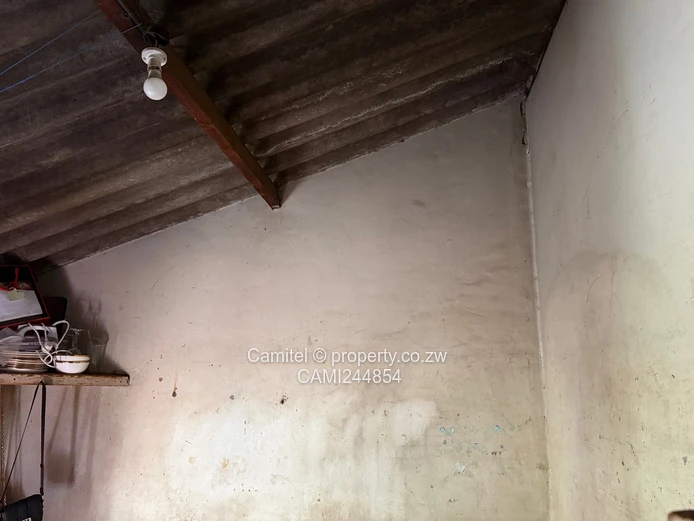 Mufakose,2-Bed core house walled and gated sitting on 200m² near shops and schools  (Sole Mandate)