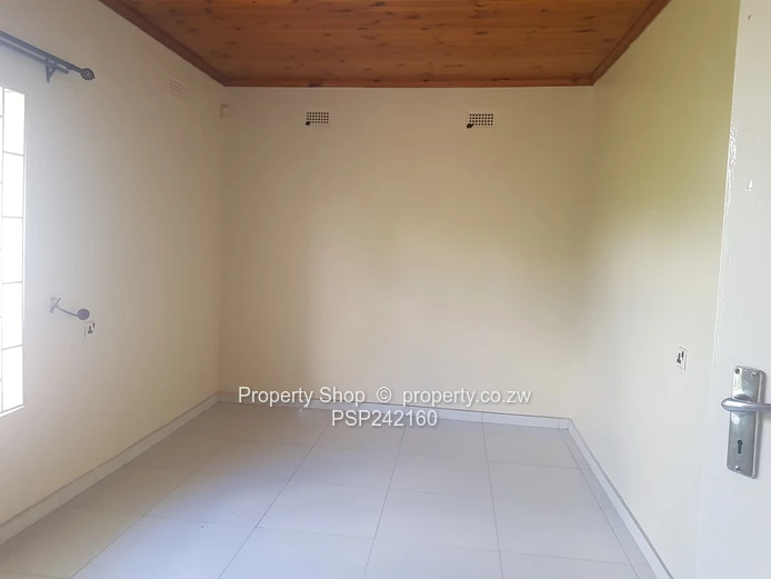 Family Home with a Cottage!