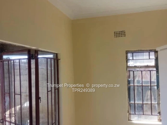 Freshly Painted 4-Bed House in Chitungwiza with Communal Borehole