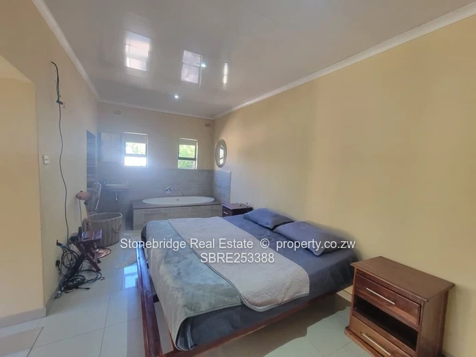 4 Bedroom House in Hillside For Sale