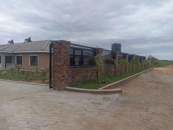 3 Bedroom Flat & Apartment