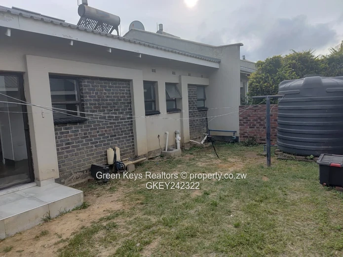 Modern 2-Bed Townhouse in Madokero Complex with Solar