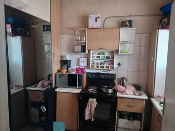 2 Bedroom Flat & Apartment