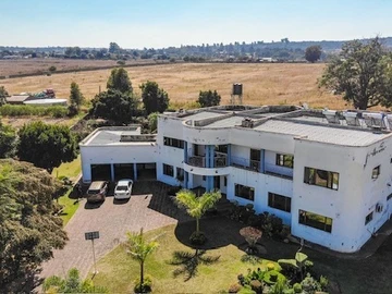 8 Bedroom House