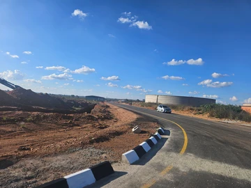 Commercial & Industrial Land