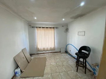 2 Bedroom Flat & Apartment