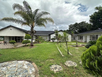 Hotel & Lodge